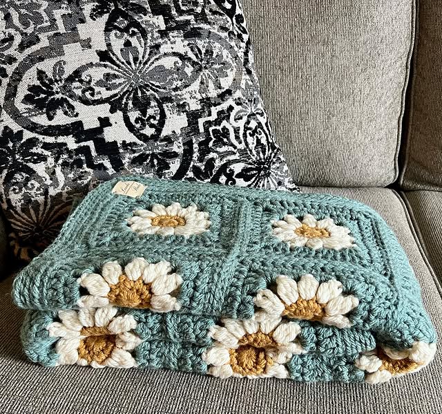Daisy Granny Square Blanket pattern