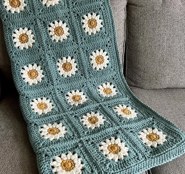 Daisy Granny Square Blanket pattern