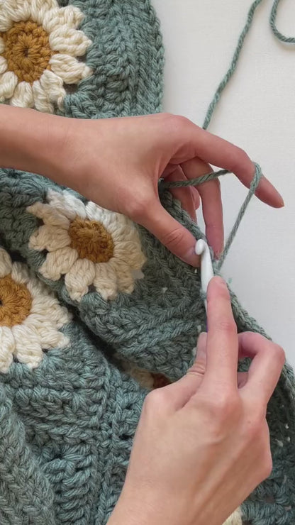 Daisy Granny Square Blanket pattern